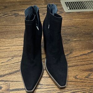 Vince Camuto Elegant Black Leather Ankle Booties 8